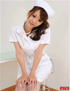 纵横千里之铁凤凰,和尚扒开双腿蹂躏h